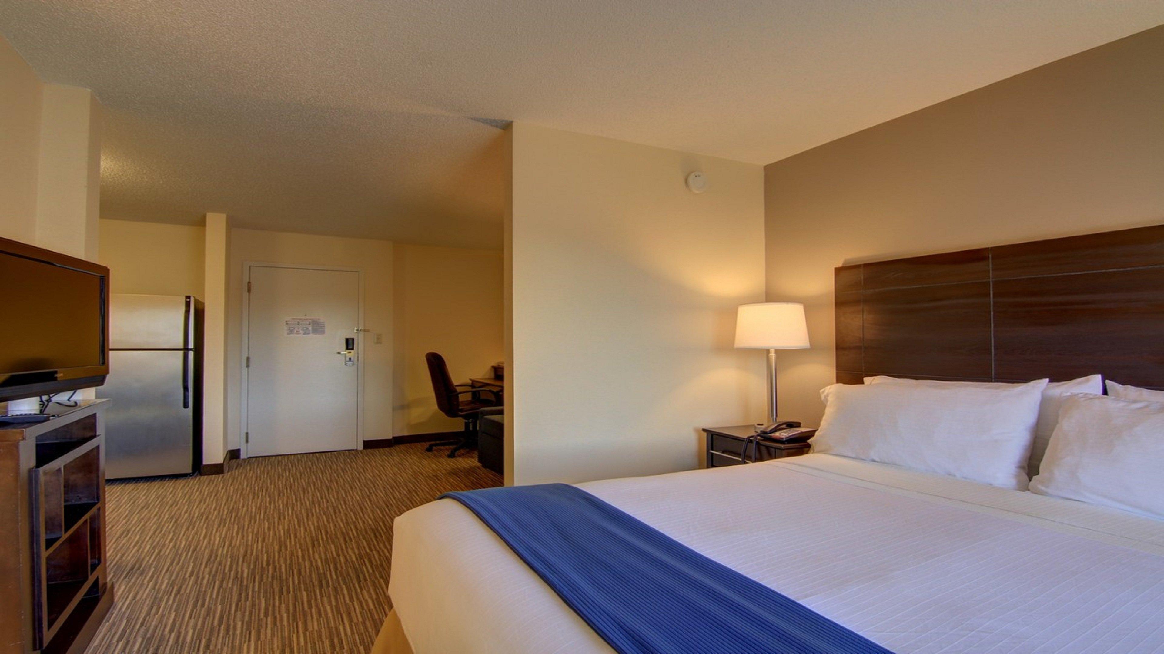 Holiday Inn Express & Suites Alpharetta, An Ihg Hotel Exterior photo